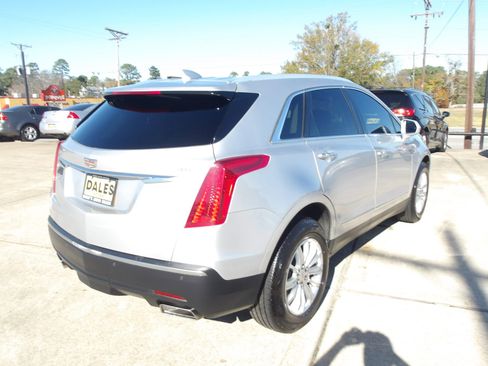 Used 2017 Cadillac XT5 Luxury w/ Driver Awareness Package image 11