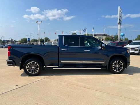 Certified 2023 Chevrolet Silverado 1500 High Country w/ LPO, Dark Essentials Package AWD/4WD image 6