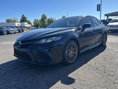 Used 2024 Toyota Camry SE w/ Convenience Package AWD/4WD image 8