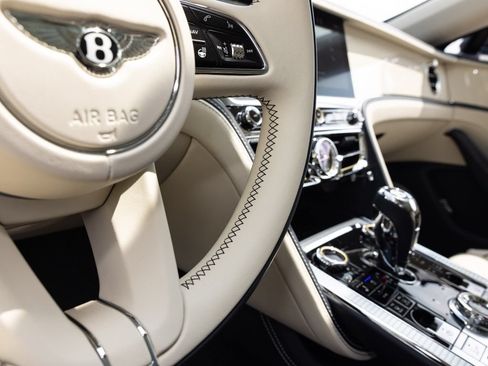 Used 2024 Bentley Flying Spur V8 AWD/4WD image 43