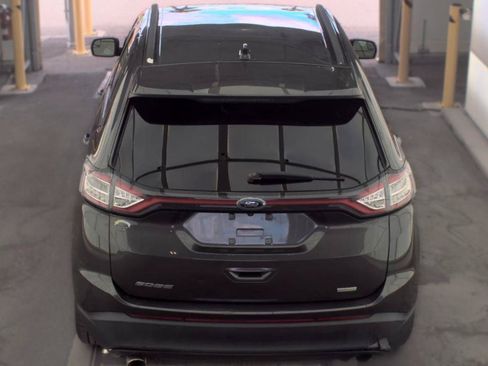 Used 2018 Ford Edge SE FWD image 6