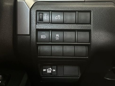 Used 2024 Toyota Tacoma TRD Off-Road AWD/4WD image 30