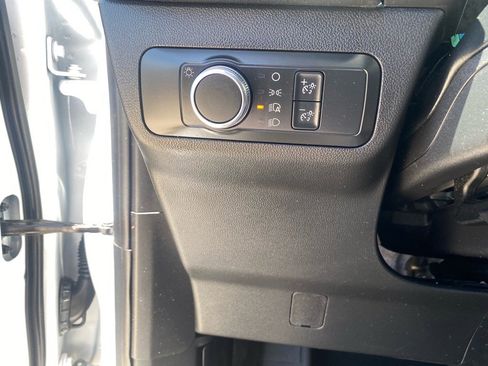 Used 2022 Ford Escape SE image 27