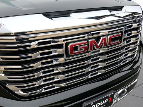 Used 2023 GMC Sierra 1500 Denali w/ Denali Reserve Package AWD/4WD image 30