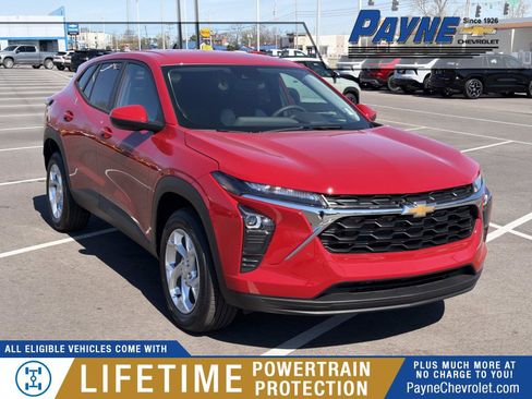 New 2026 Chevrolet Trax LS w/ LS Convenience Package FWD image 1