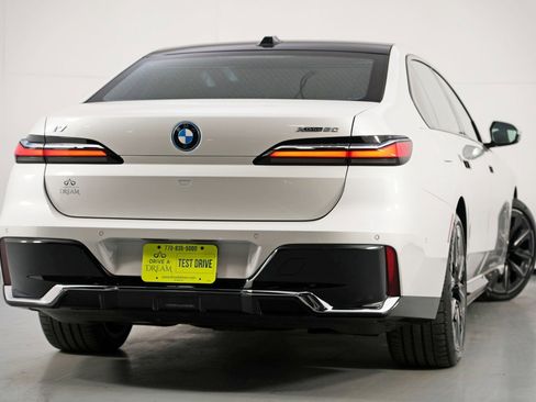 Used 2023 BMW i7 xDrive60 w/ Executive Package 2 image 5