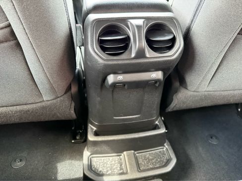 Used 2024 Jeep Wrangler Unlimited AWD/4WD image 26