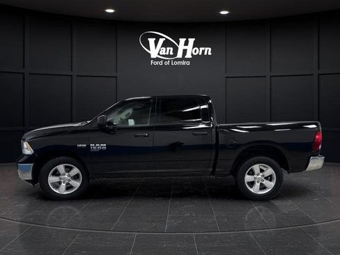 Used 2022 RAM 1500 Classic SLT image 10