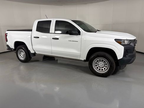 Used 2025 Chevrolet Colorado W/T w/ Advanced Trailering Package image 11