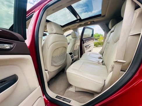 Used 2013 Cadillac SRX Luxury image 17