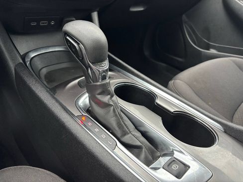 Used 2023 Chevrolet Malibu LT FWD image 25