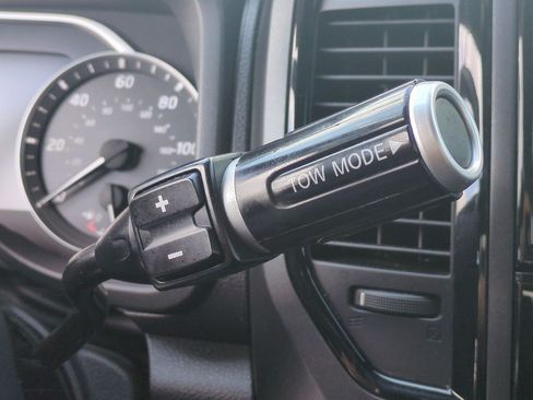 Certified 2024 Nissan Titan SV w/ SV Convenience Package RWD image 27