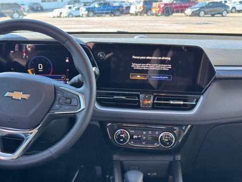 Certified 2025 Chevrolet TrailBlazer LT w/ Convenience Package image 12