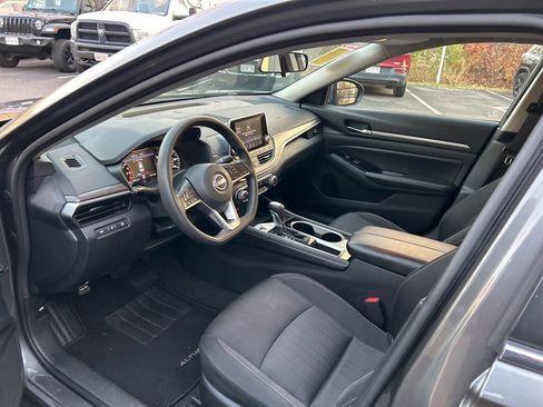 Used 2023 Nissan Altima 2.5 SV image 39