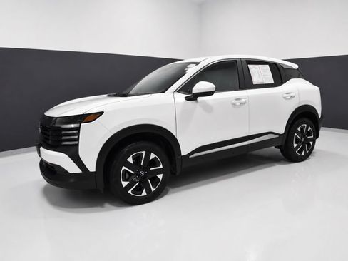 Certified 2025 Nissan Kicks SV AWD/4WD image 2