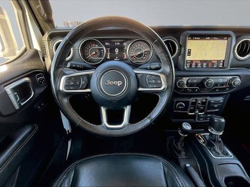 Certified 2020 Jeep Gladiator Overland AWD/4WD image 5