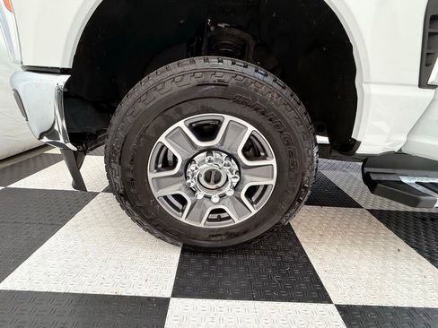 Used 2023 Ford F250 Lariat w/ FX4 Off-Road Package AWD/4WD image 10