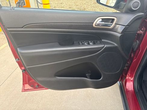 Used 2014 Jeep Grand Cherokee Laredo w/ Security & Convenience Group image 11