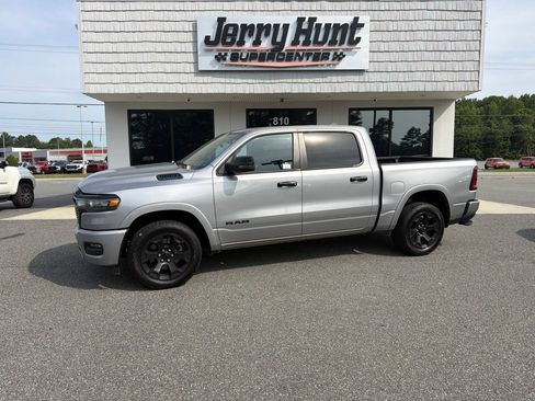 Used 2025 RAM 1500 Big Horn AWD/4WD image 1