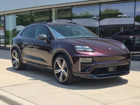 Certified 2025 Porsche Macan Turbo Electric AWD/4WD image 7