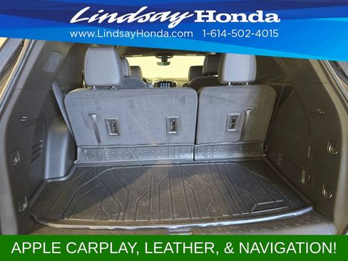 Used 2023 Chevrolet Traverse LT w/ LT Premium Package FWD image 7