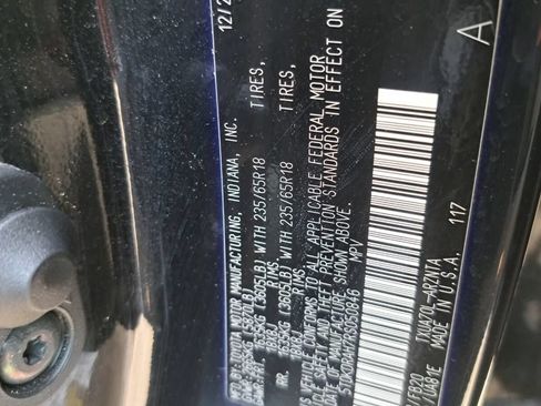 Used 2024 Toyota Highlander LE FWD image 28