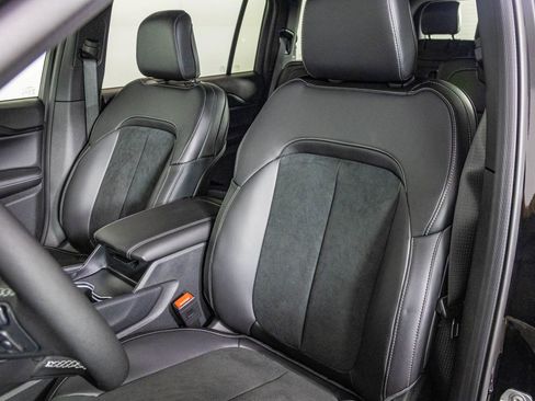 New 2025 Jeep Grand Cherokee L Altitude image 17