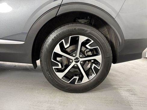 Used 2025 Kia Sportage EX AWD/4WD image 5