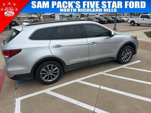 Used 2018 Hyundai Santa Fe SE image 6