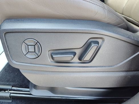 Certified 2025 Audi Q5 2.0T Premium Plus w/ Premium Plus image 23