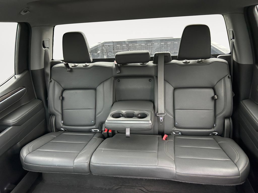 Used 2025 GMC Sierra 1500 SLT AWD/4WD image 13