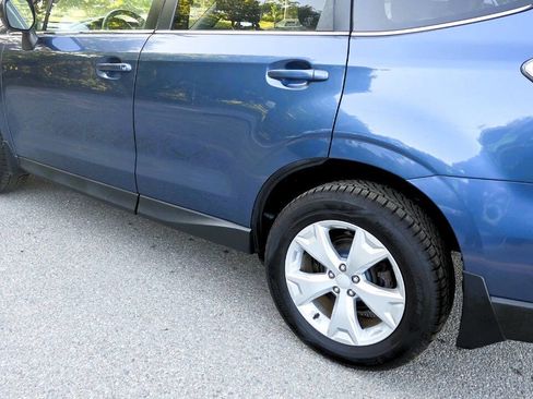 Used 2014 Subaru Forester 2.5i Limited AWD/4WD image 8