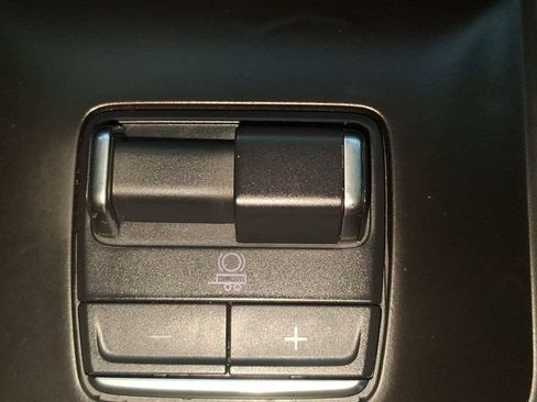 Used 2024 GMC Sierra 2500 Denali Ultimate AWD/4WD image 32