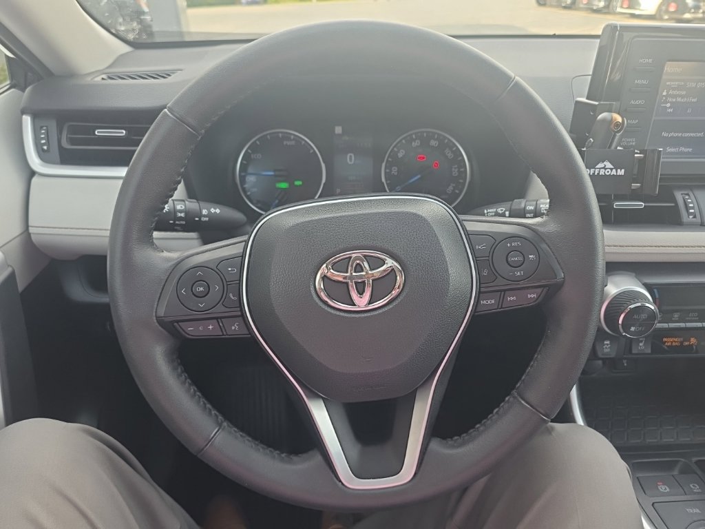 Used 2022 Toyota RAV4 XLE Premium AWD/4WD image 20