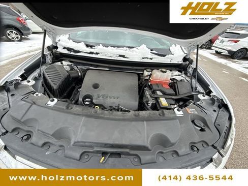 Used 2023 Chevrolet Traverse LT image 31