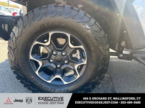 Used 2023 Jeep Wrangler Unlimited Rubicon 4xe w/ Cold Weather Group AWD/4WD image 16
