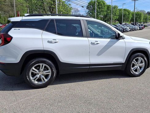 Certified 2022 GMC Terrain SLE w/ Driver Convenience Package AWD/4WD image 9