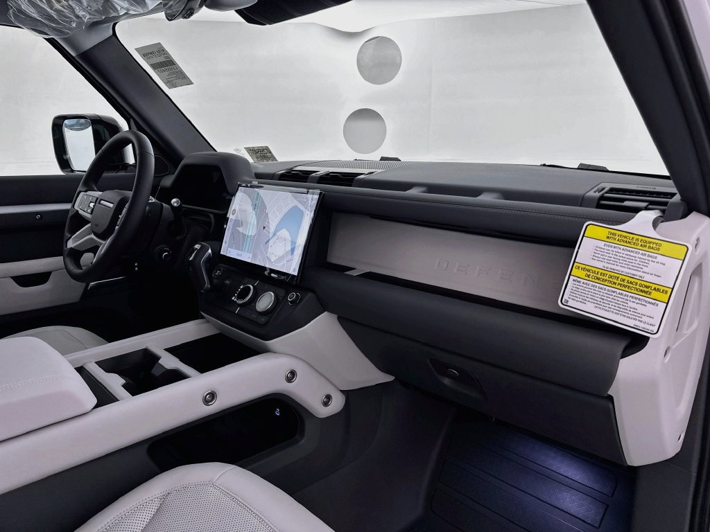 New 2026 Land Rover Defender 110 X-Dynamic SE AWD/4WD image 30