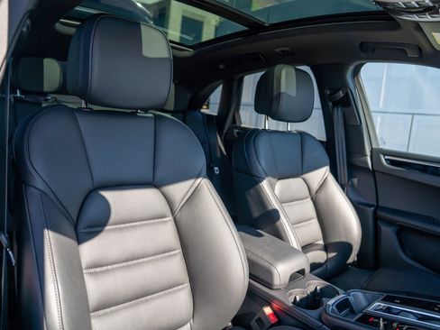 Certified 2026 Porsche Macan AWD/4WD image 26