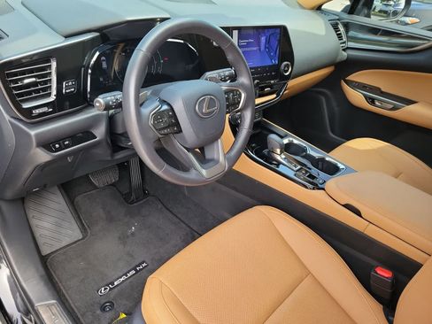 Used 2025 Lexus NX 250 FWD w/ Towing Package (2000 Lbs) image 10
