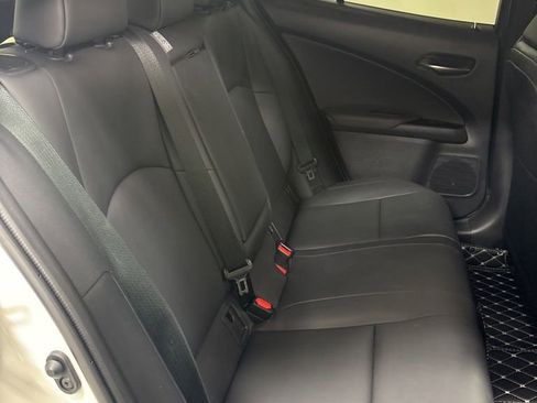 Used 2022 Lexus UX 200 w/ Premium Package FWD image 33