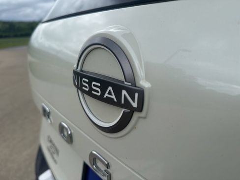 Used 2023 Nissan Rogue SV AWD/4WD image 9