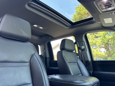 Used 2023 GMC Sierra 2500 Denali w/ Denali Ultimate Package AWD/4WD image 16