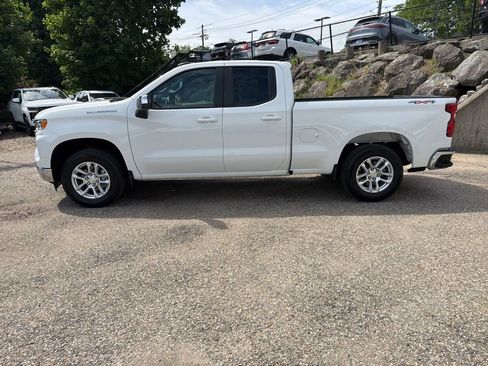 Used 2023 Chevrolet Silverado 1500 LT AWD/4WD image 2