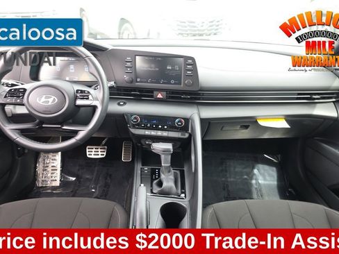 Used 2025 Hyundai Elantra Sport FWD image 25