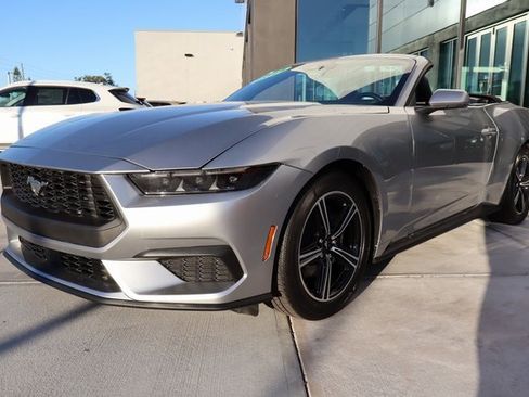 Used 2025 Ford Mustang Premium image 31