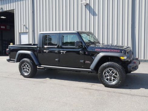 New 2025 Jeep Gladiator Rubicon w/ Convenience Group image 9