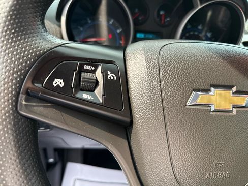 Used 2015 Chevrolet Cruze LT FWD image 14