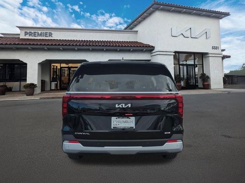 New 2026 Kia Carnival LXS FWD image 7