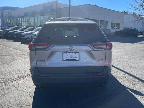 Used 2021 Toyota RAV4 XLE image 4